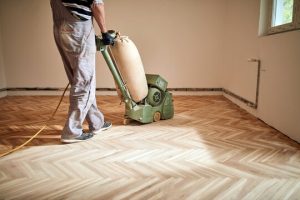 lijado y barnizado de parquet